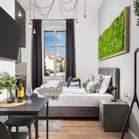 Apartments & Rooms One World Rijeka Exterior foto