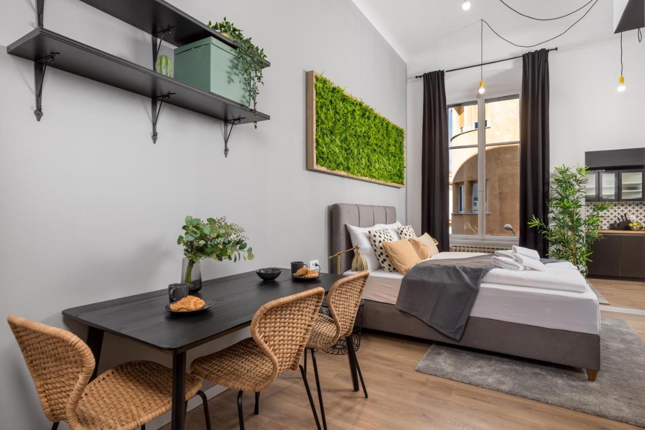 Apartments & Rooms One World Rijeka Exterior foto