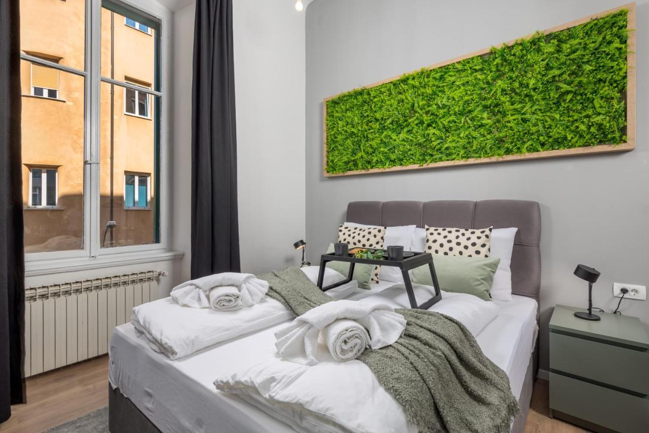 Apartments & Rooms One World Rijeka Exterior foto