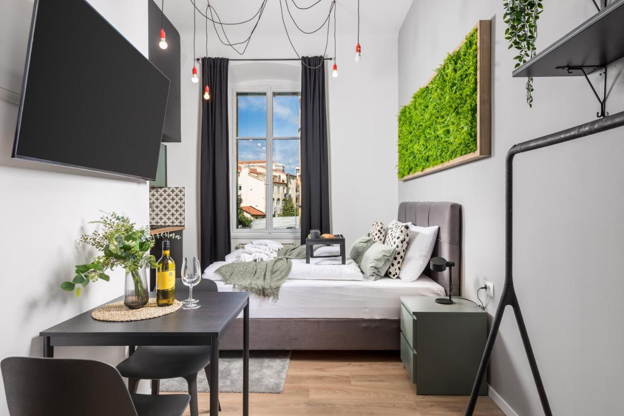 Apartments & Rooms One World Rijeka Exterior foto